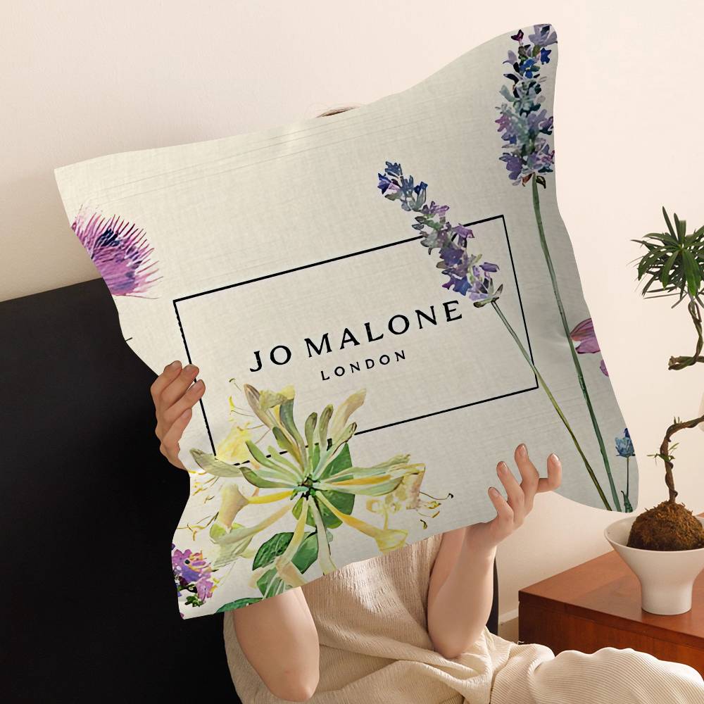 J-Jo M-Malone L-LOGO Cushion C - огляд і ціна Home Textiles Logo